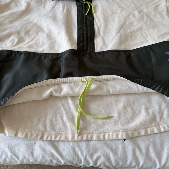 Peloton Cream and Black Fleece‎ Pullover Size XL - Picture 5 of 6